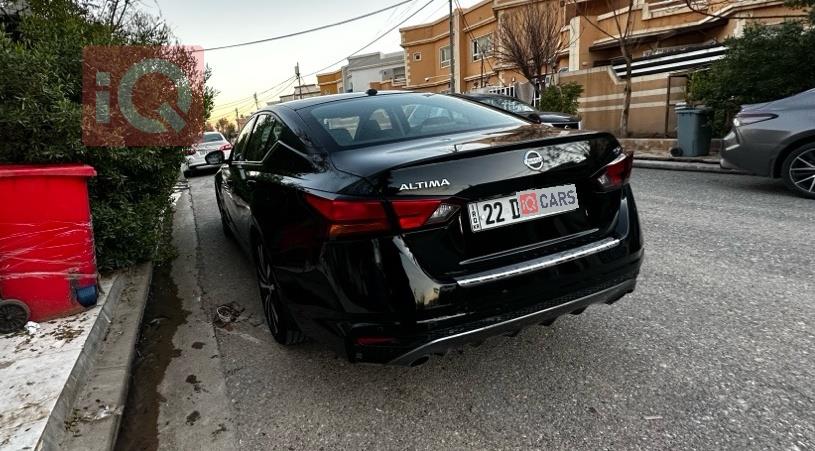 نيسان ألتيما